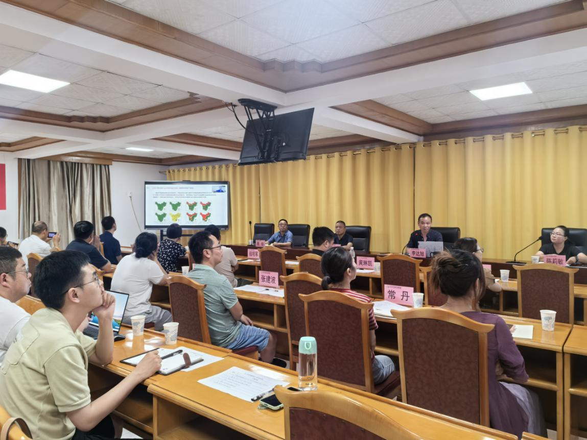 2024年8月7日四川省草业技术研究推广中心参加四川饲草创新团队第四轮工作启动会2（唐玮琦拍摄）.png